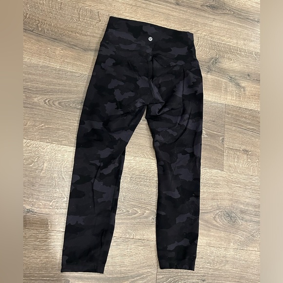 Lululemon Wunder Train High Rise 25” Legging in Camo Deep Coal size 8 - Picture 2 of 4